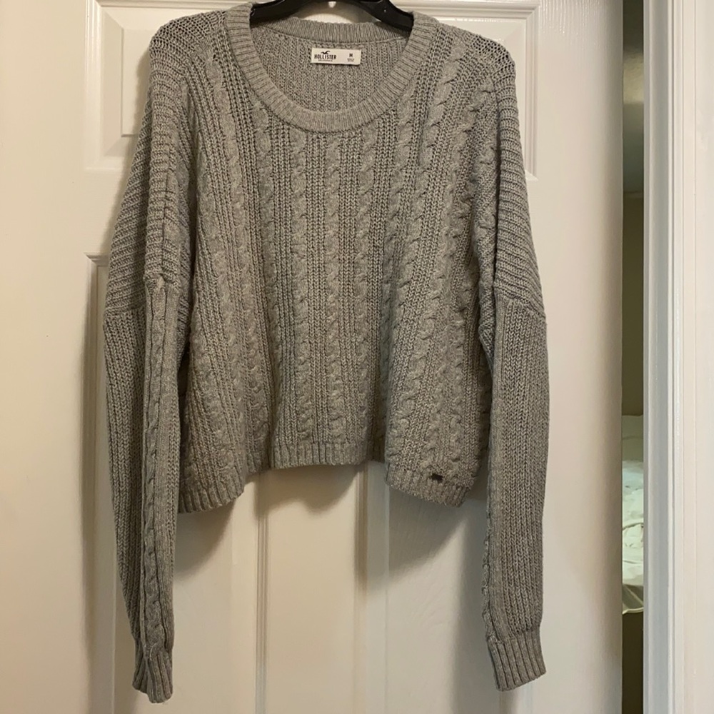 Light  grey sweater